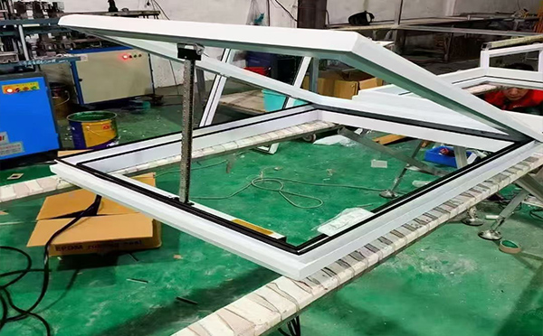 某地下车库出入口中宁排烟窗配置工程