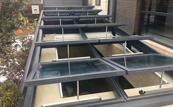 某轨道交通车辆维修车间中宁排烟窗应用