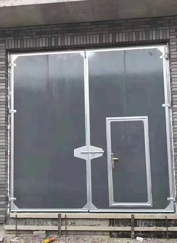 中宁工业平开门在大型设备制造车间的应用实例